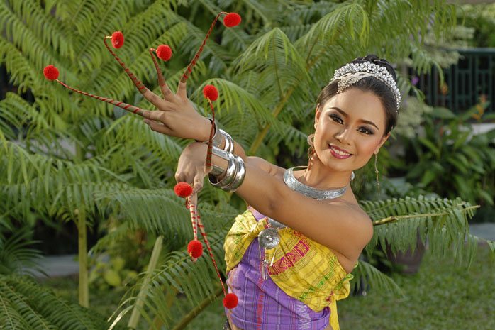 Fingernail Dancer, Thailand © Michelle Chaplow Photography