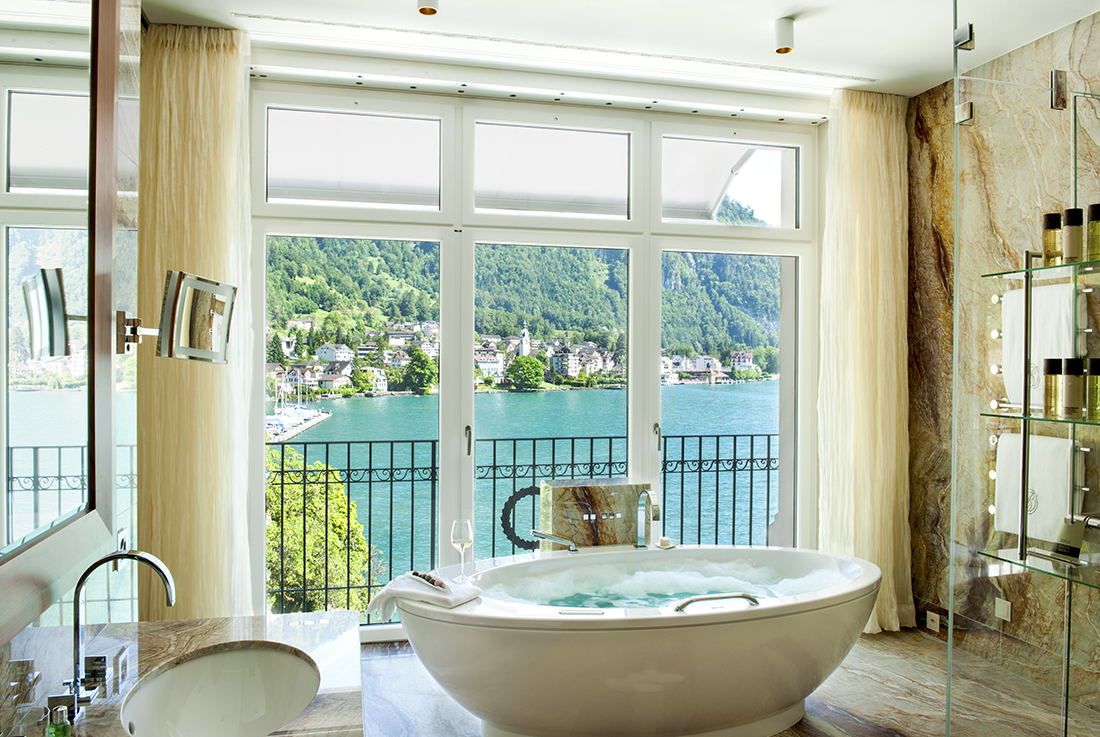 Bathtub with a view Park Hotel Vitznau